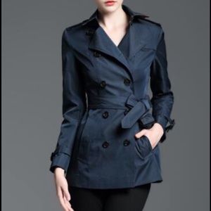 Saks fifth Avenue navy trenchcoat